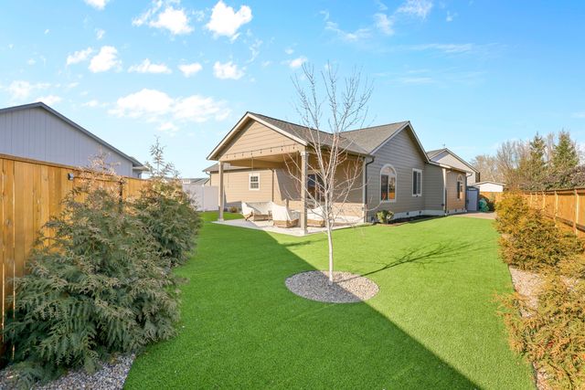 268 Oak Crest Way, Medford, OR 97501