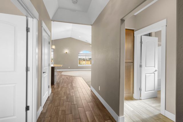 268 Oak Crest Way, Medford, OR 97501