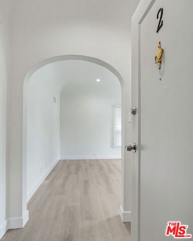 144 N Swall Drive 5, Beverly Hills, CA 90211
