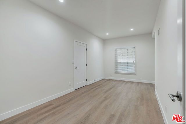 144 N Swall Drive 5, Beverly Hills, CA 90211