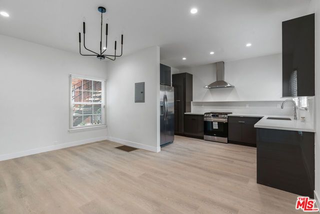 144 N Swall Drive 5, Beverly Hills, CA 90211