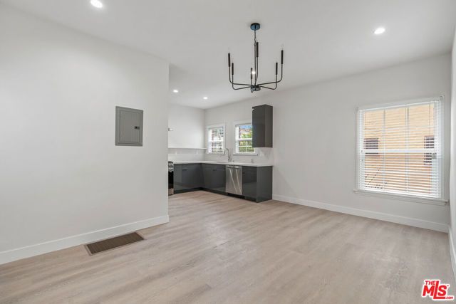 144 N Swall Drive 5, Beverly Hills, CA 90211