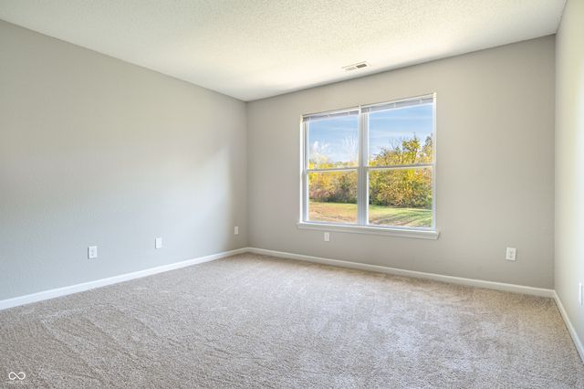 477 Woodstream Drive, Greenfield, IN 46140