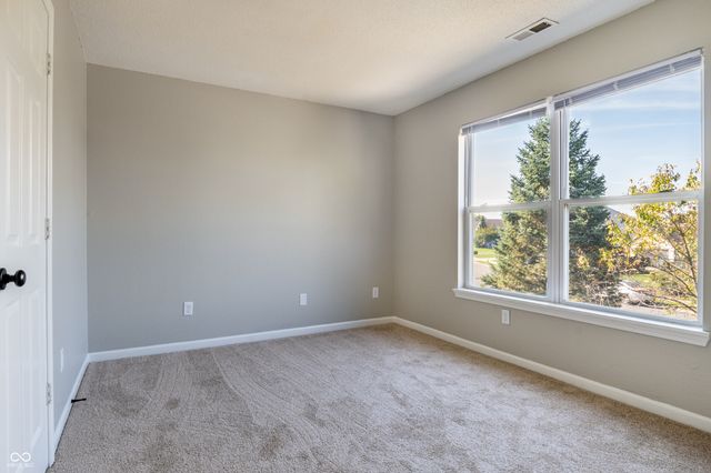 477 Woodstream Drive, Greenfield, IN 46140