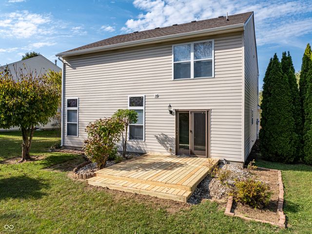 477 Woodstream Drive, Greenfield, IN 46140