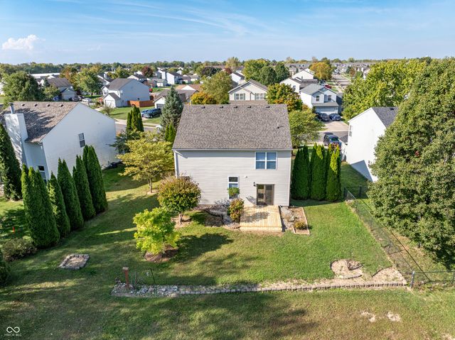 477 Woodstream Drive, Greenfield, IN 46140
