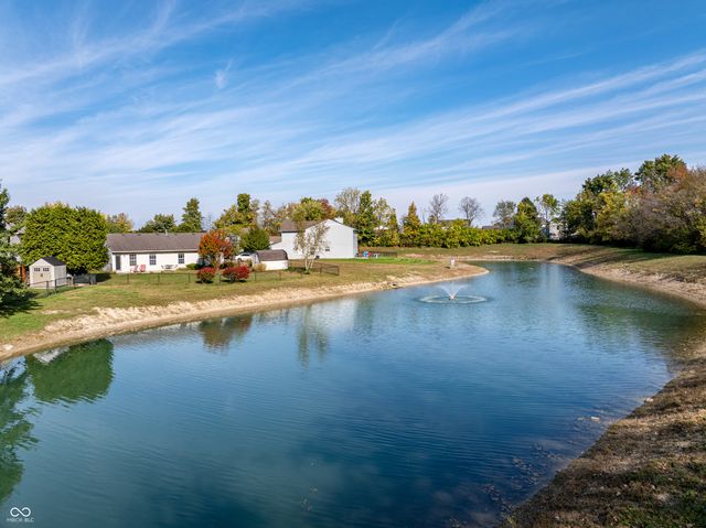 477 Woodstream Drive, Greenfield, IN 46140