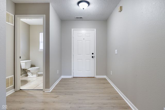 477 Woodstream Drive, Greenfield, IN 46140