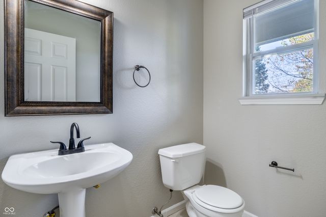 477 Woodstream Drive, Greenfield, IN 46140