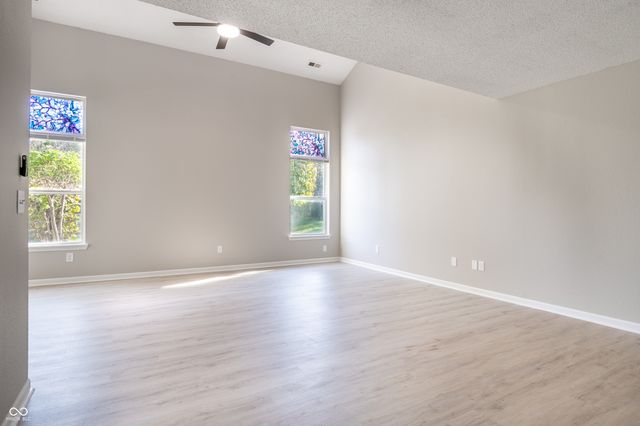 477 Woodstream Drive, Greenfield, IN 46140