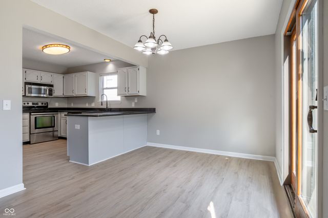 477 Woodstream Drive, Greenfield, IN 46140