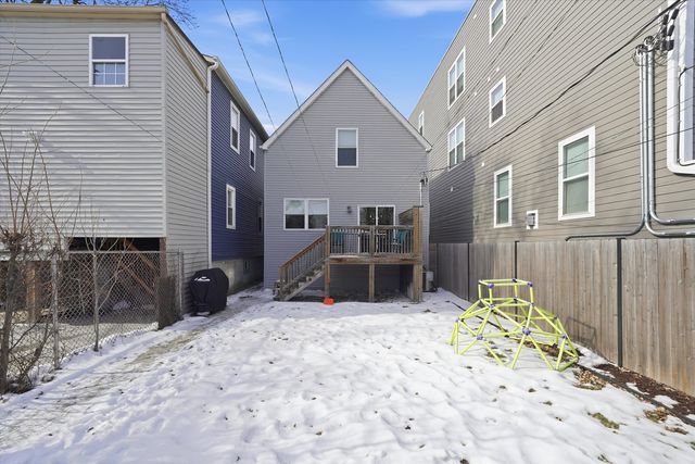 1627 N Lawndale Avenue, Chicago, IL 60647