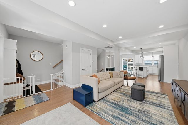 1627 N Lawndale Avenue, Chicago, IL 60647