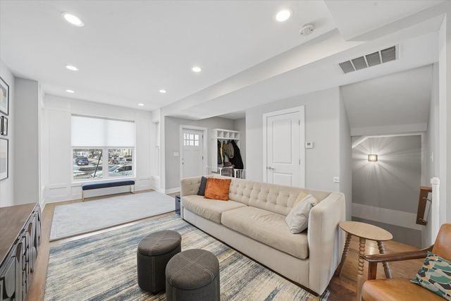 1627 N Lawndale Avenue, Chicago, IL 60647