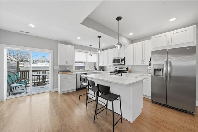 1627 N Lawndale Avenue, Chicago, IL 60647