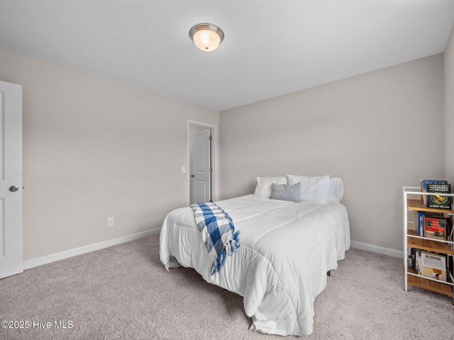 540 Misty Pond Drive, Hubert, NC 28539