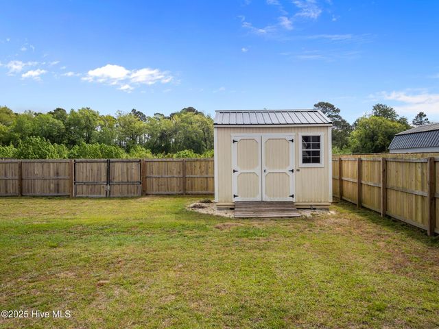 540 Misty Pond Drive, Hubert, NC 28539