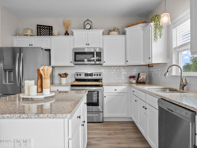 540 Misty Pond Drive, Hubert, NC 28539