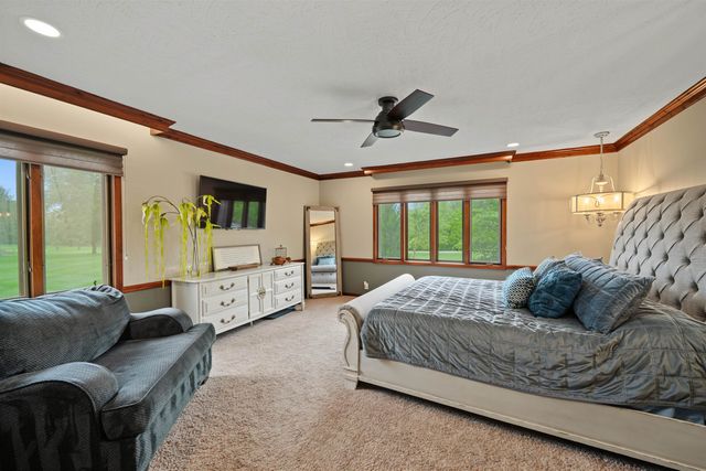 880 Barlow Ct, Salina, KS 67401