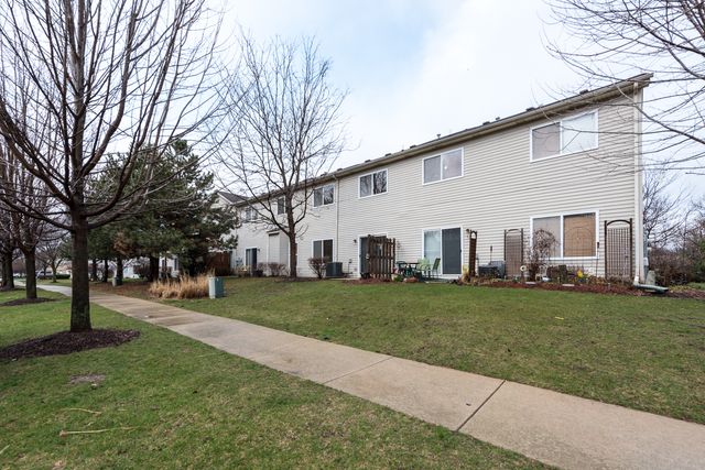 309 Abington Woods Drive, Aurora, IL 60502