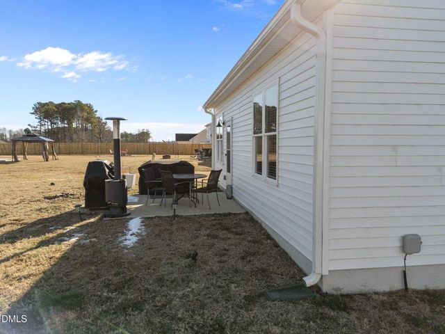 295 Springtooth Drive, Zebulon, NC 27597