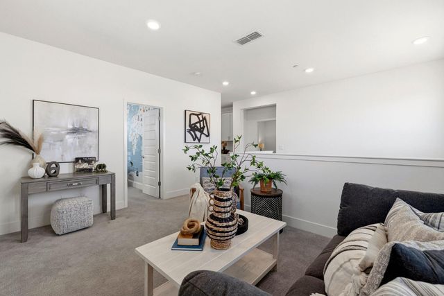 12724 Knightsbrook Ave, Rancho Cordova, CA 95742