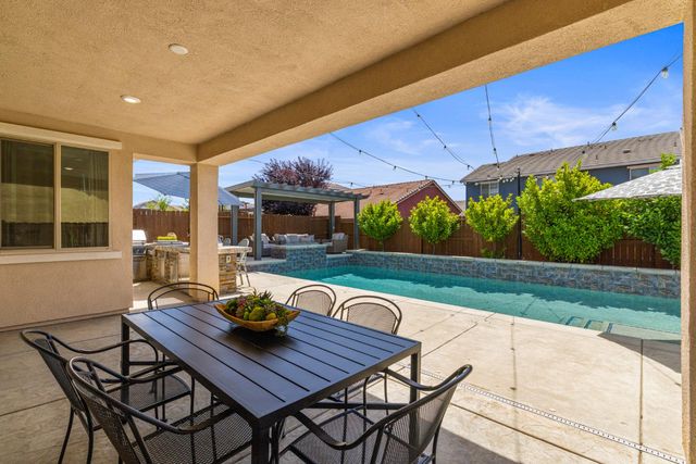 12724 Knightsbrook Ave, Rancho Cordova, CA 95742