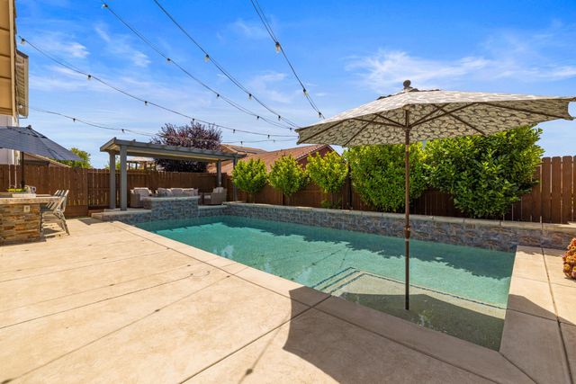 12724 Knightsbrook Ave, Rancho Cordova, CA 95742