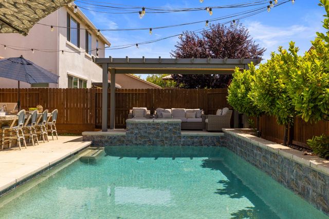 12724 Knightsbrook Ave, Rancho Cordova, CA 95742