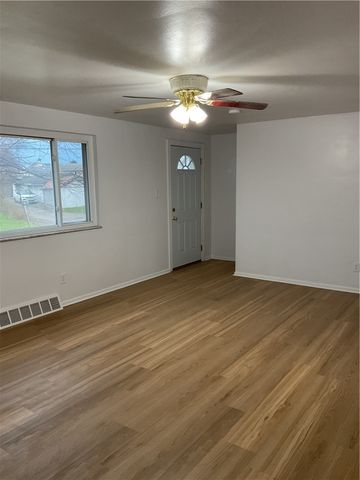 214 Erwin Place, Mckees Rocks, PA 15136