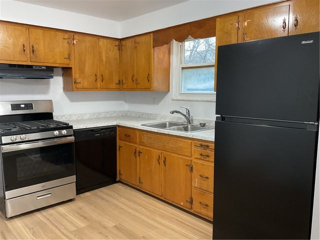 214 Erwin Place, Mckees Rocks, PA 15136