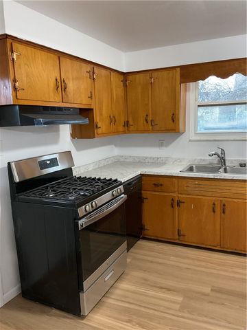 214 Erwin Place, Mckees Rocks, PA 15136