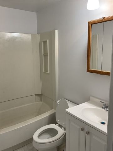 214 Erwin Place, Mckees Rocks, PA 15136