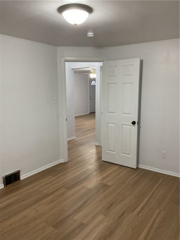 214 Erwin Place, Mckees Rocks, PA 15136