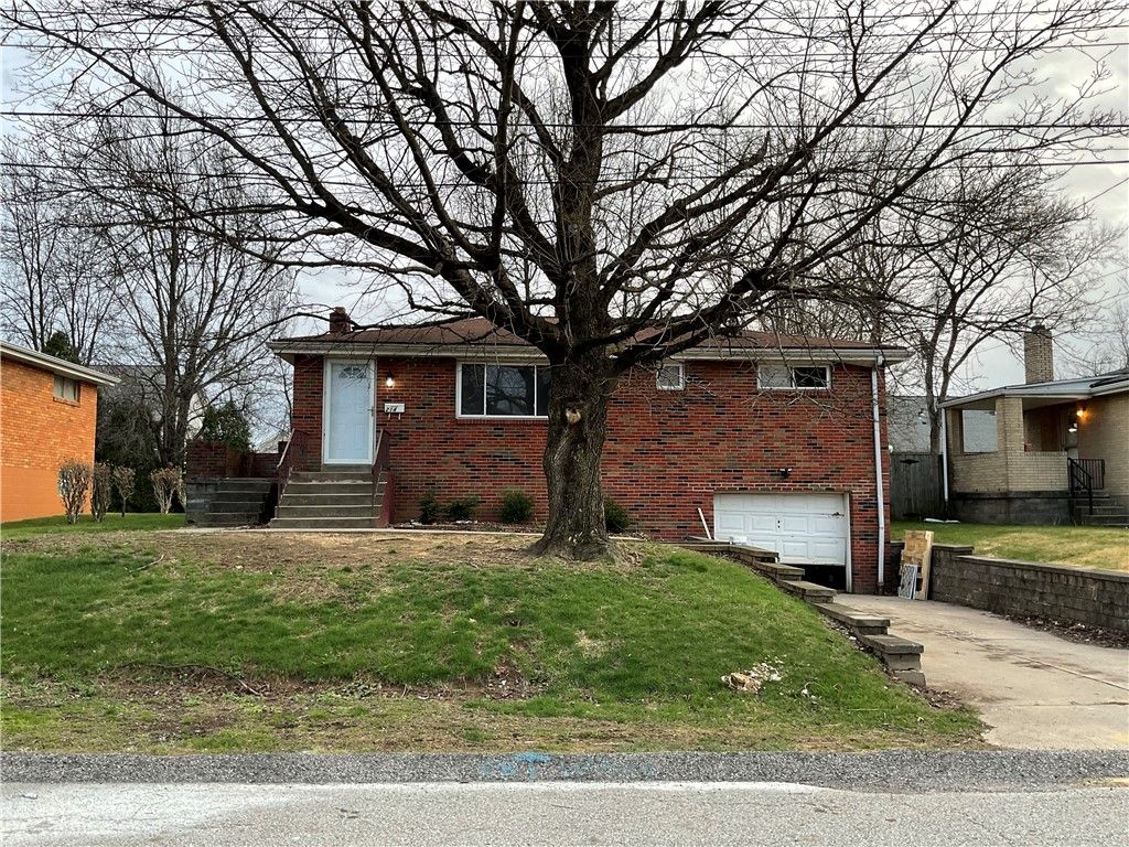 214 Erwin Place, Mckees Rocks, PA 15136