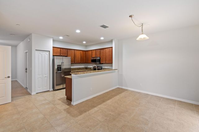 101 SW Otter Run Place, Stuart, FL 34997