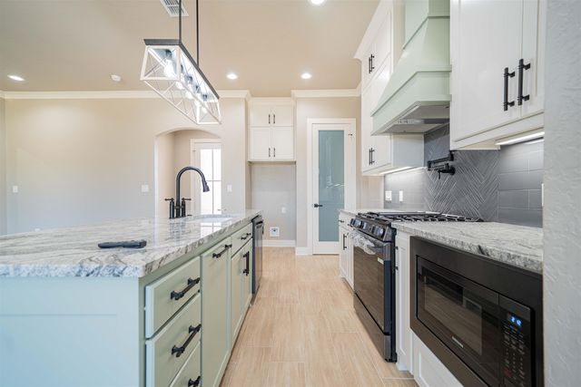 3904 French Dr, Longview, TX 75604