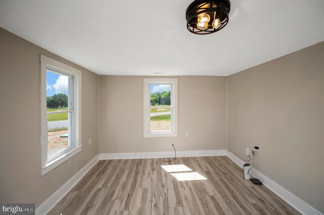 9204 WOODFORD RD, Woodford, VA 22580