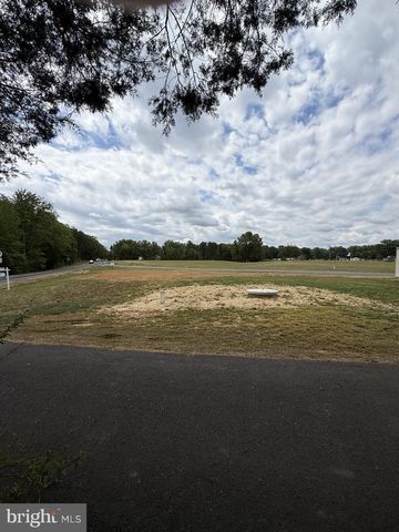 9204 WOODFORD RD, Woodford, VA 22580