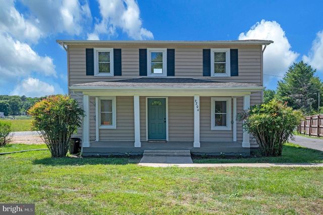 9204 WOODFORD RD, Woodford, VA 22580