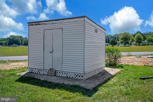 9204 WOODFORD RD, Woodford, VA 22580