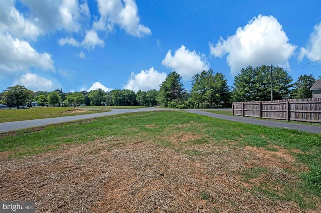9204 WOODFORD RD, Woodford, VA 22580