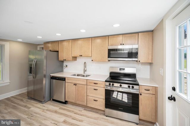 9204 WOODFORD RD, Woodford, VA 22580
