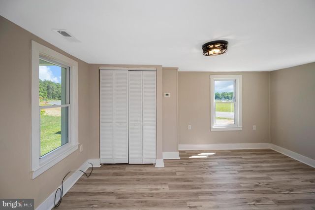 9204 WOODFORD RD, Woodford, VA 22580