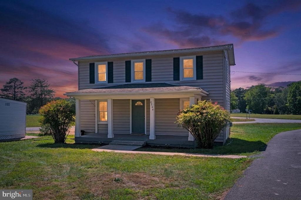 9204 WOODFORD RD, Woodford, VA 22580