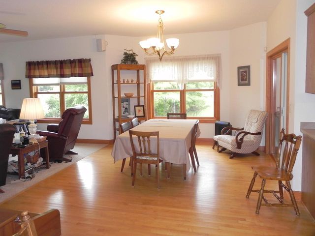1522 Indian Hill DRIVE, Grafton, WI 53024