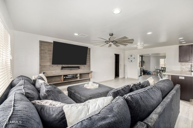 1684 W PALO VERDE Drive, Wickenburg, AZ 85390