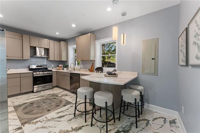 116 Linden AVE, Hampton, VA 23669