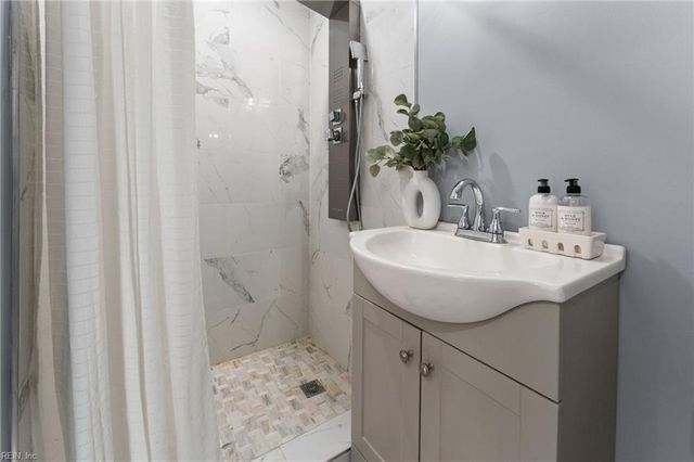 116 Linden AVE, Hampton, VA 23669