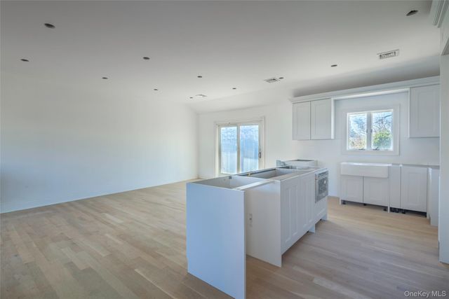 1070 Maple Lane, New Hyde Park, NY 11040